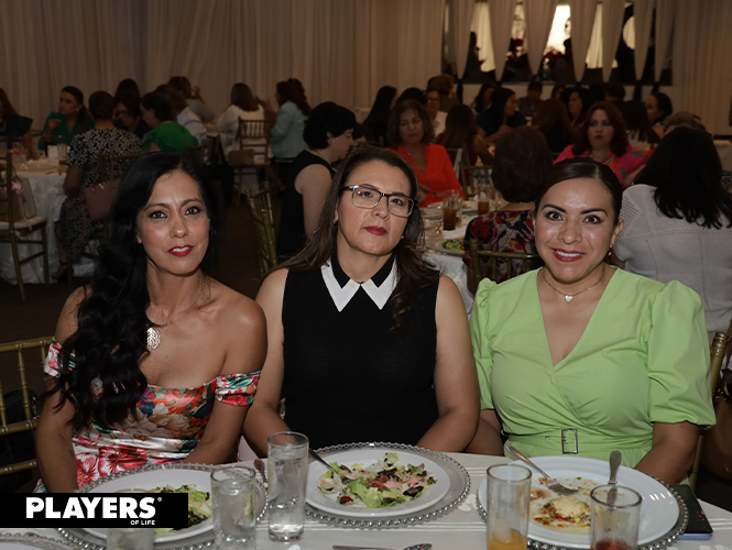 Adriana Velasco, Mayra Alvear y Laura Delgado.