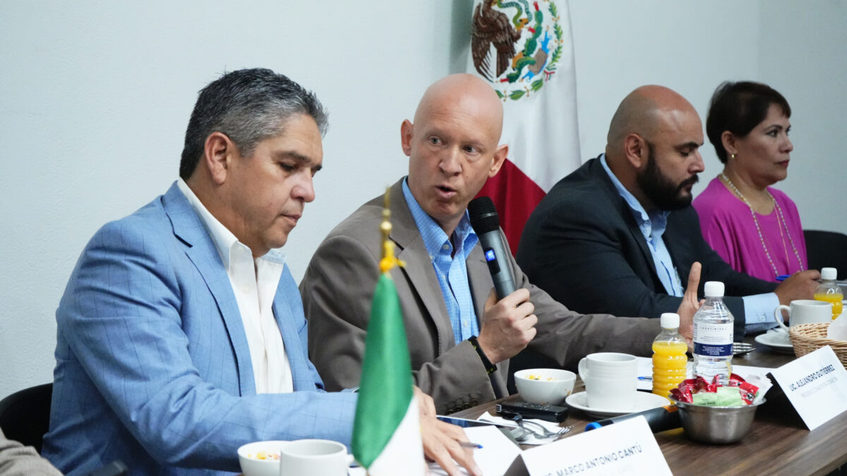 Firma de convenio entre CANACINTRA Torreón e ICATEC.