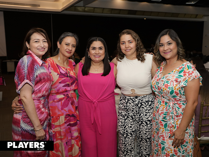 Eunice de Luna, Aída Flores, Paula Chay, Yaneth Rojo y Karen Padilla.