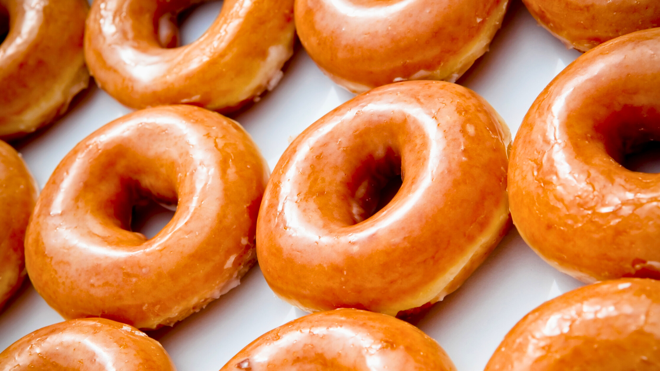 Alienado con el Hot Sale de este año, llegaron los Hot Deals 2024 de Krispy Kreme, ofreciendo varias ofertas en sus famosas donas.
