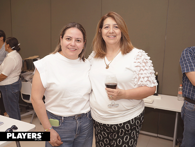 Marissa Martínez y Betty Rico.