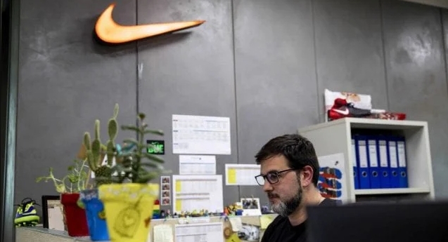 Acciones de Nike pierden valor en el mercado
