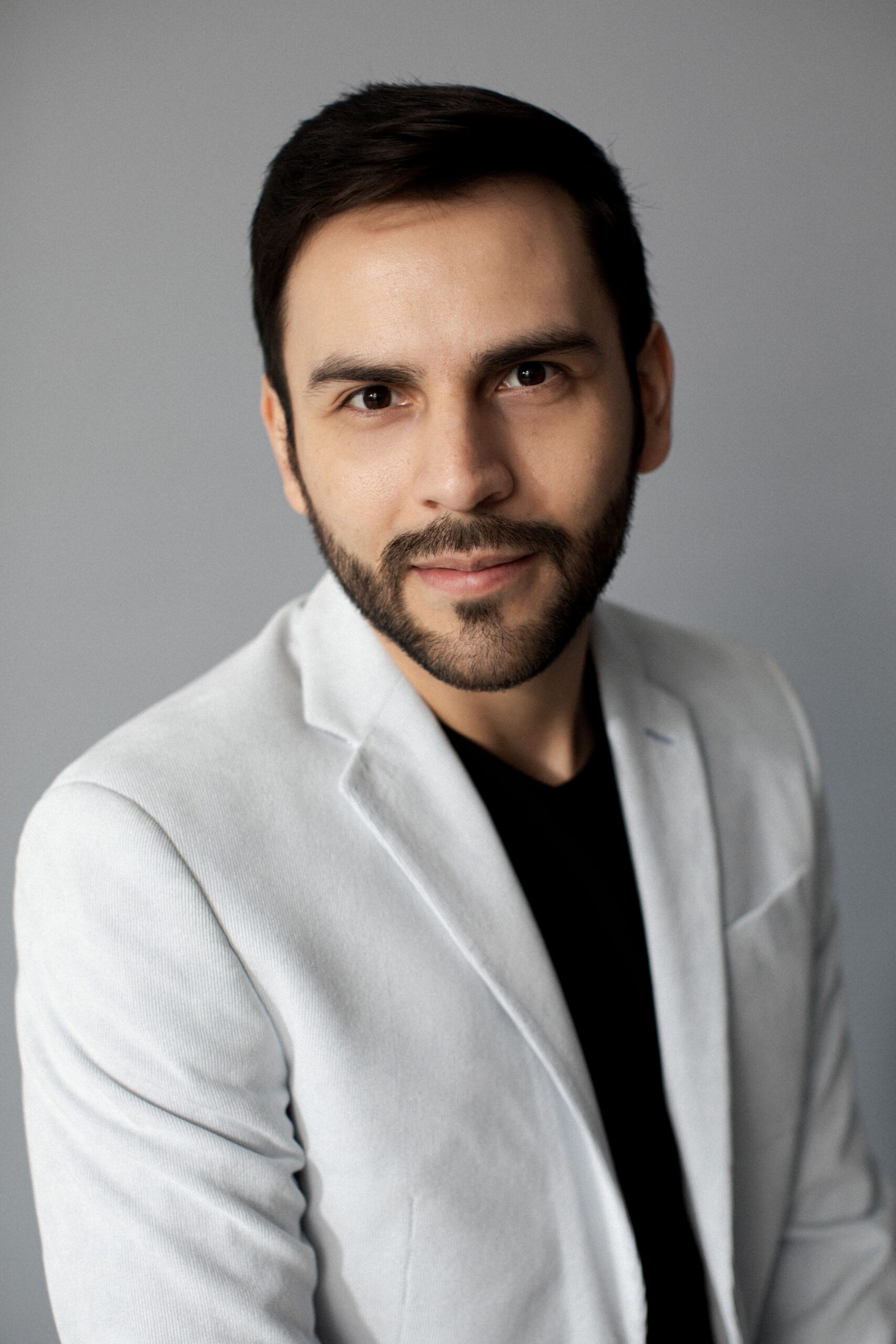 Eduardo Treviño es un actor y emprendedor cultural que ha hecho del arte su modelo de vida y dirigiendo la Muestra de Cine Coahuila.