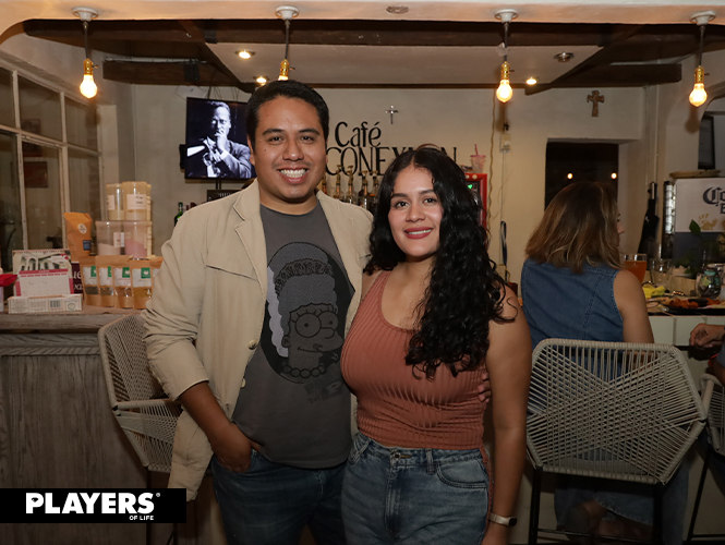 César García y Karen Trejo.