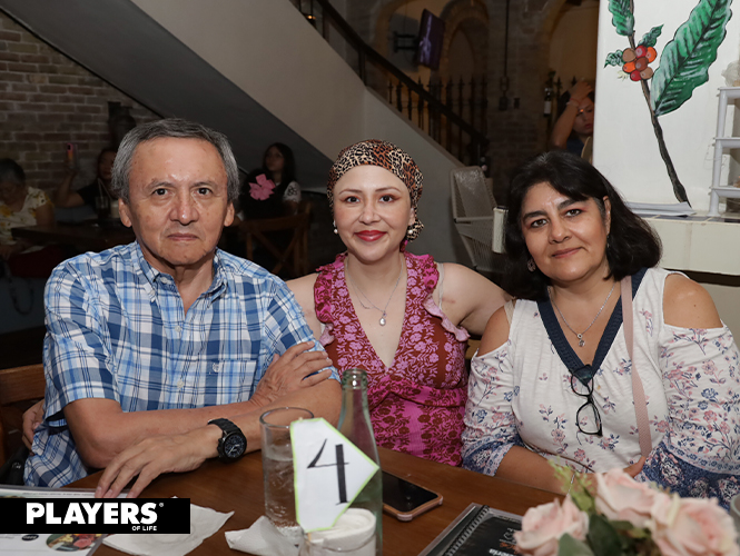 José Olivera, Karina Olivera y Laura Olivera.