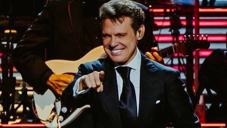 Luis Miguel, reconocido cantante.