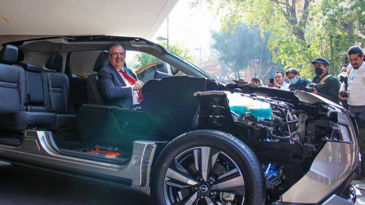 Marcelo Ebrard busca impulsar la industria automotriz en México