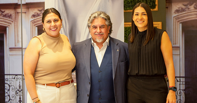 Elida Guajardo, Rafael Moreno y Stephanie Portillo.