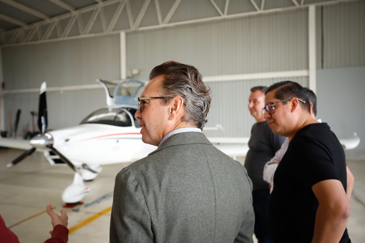 pablo lemus en el aeropuerto de lagos de moreno en los altos de jalisco