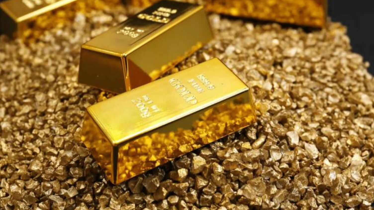 El oro supera los 2 mil 700 dólares por onza