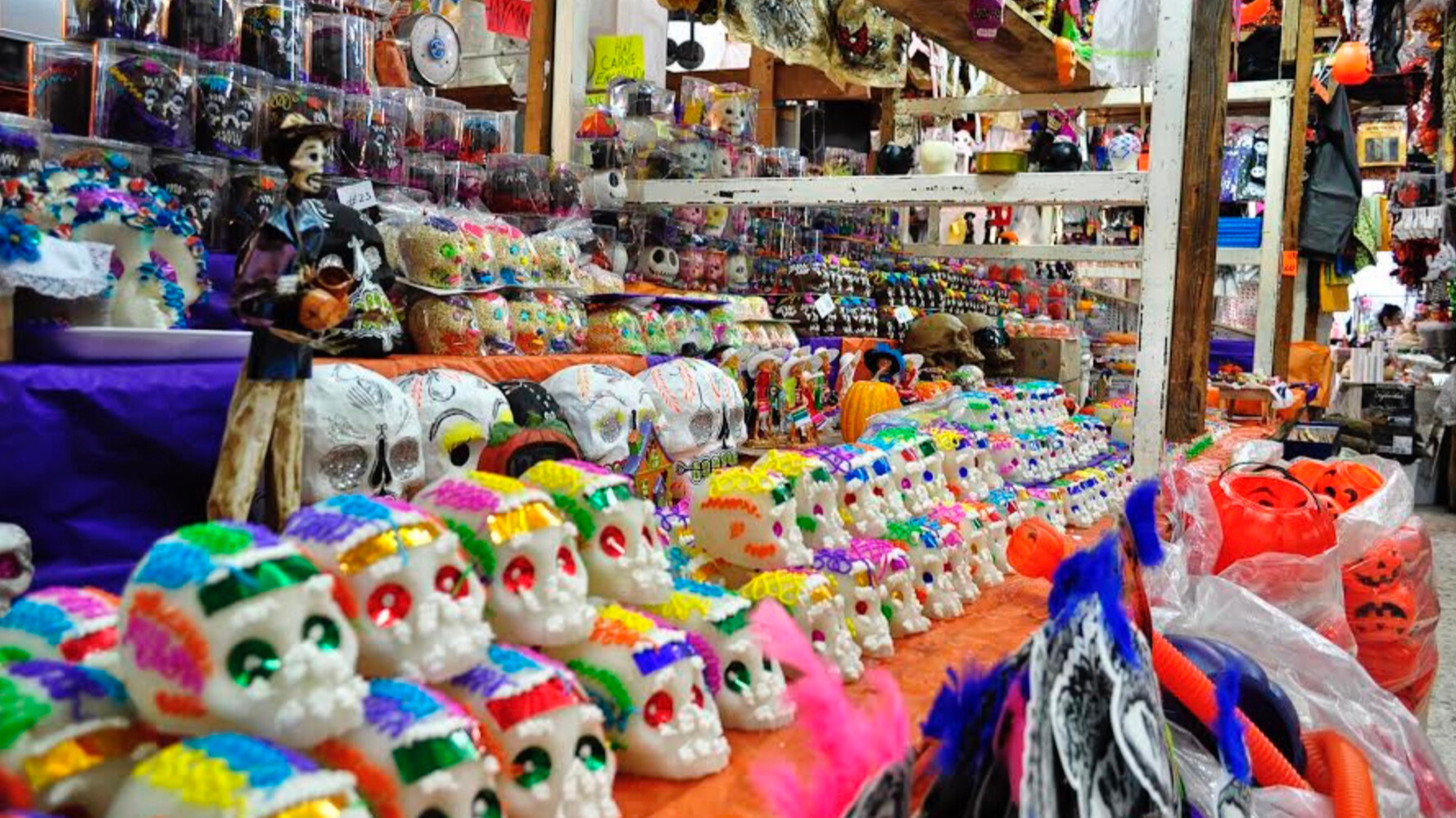 Ventas se disparan en Halloween y Día de Muertos 2024 en México: Internet domina la temporada