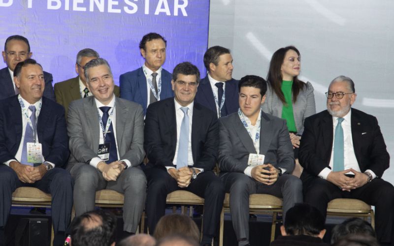 Máximo Vedoya y Samuel García en la inauguración de la Reunión Anual de Industriales