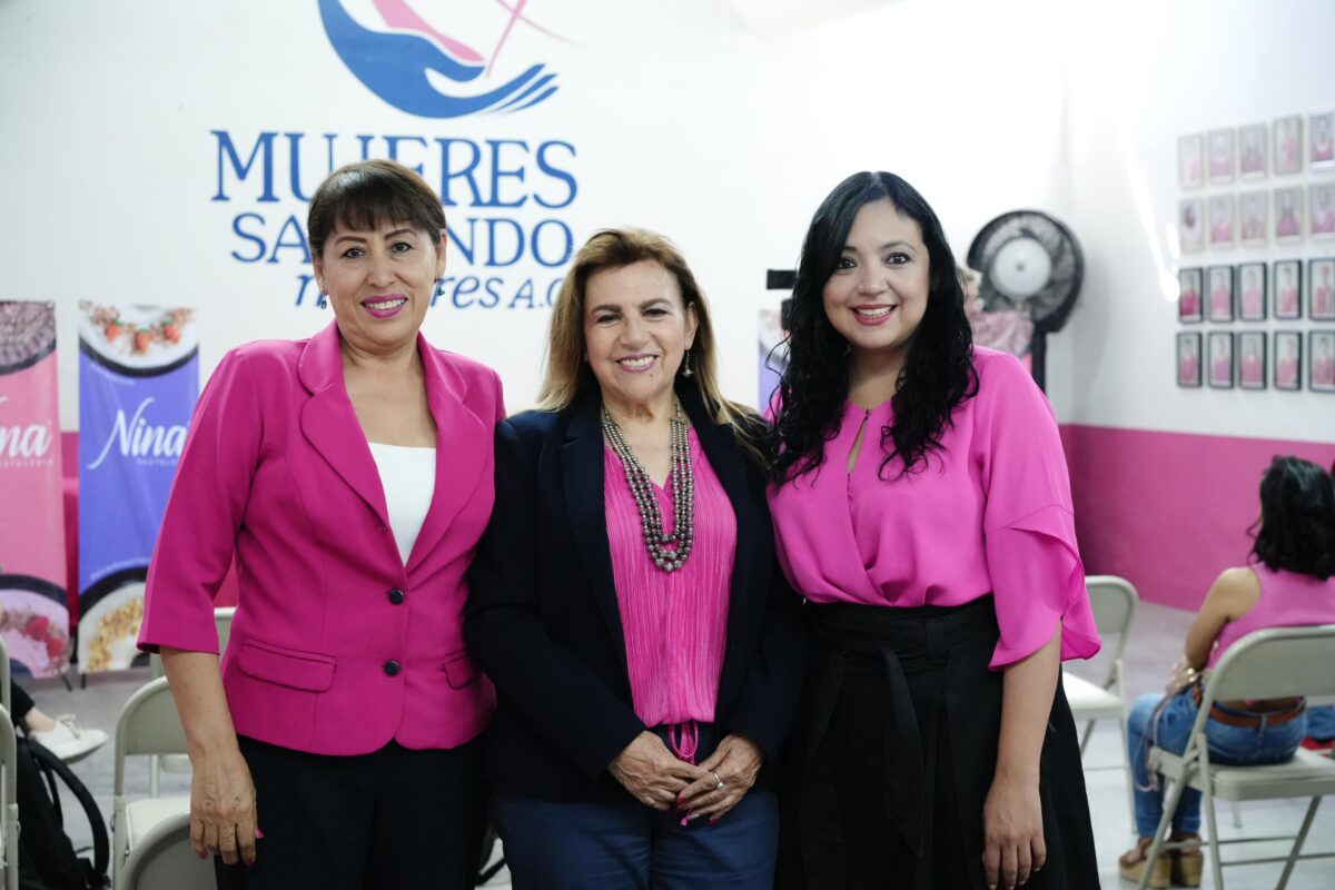 Miembros de Mujeres Salvando Mujeres