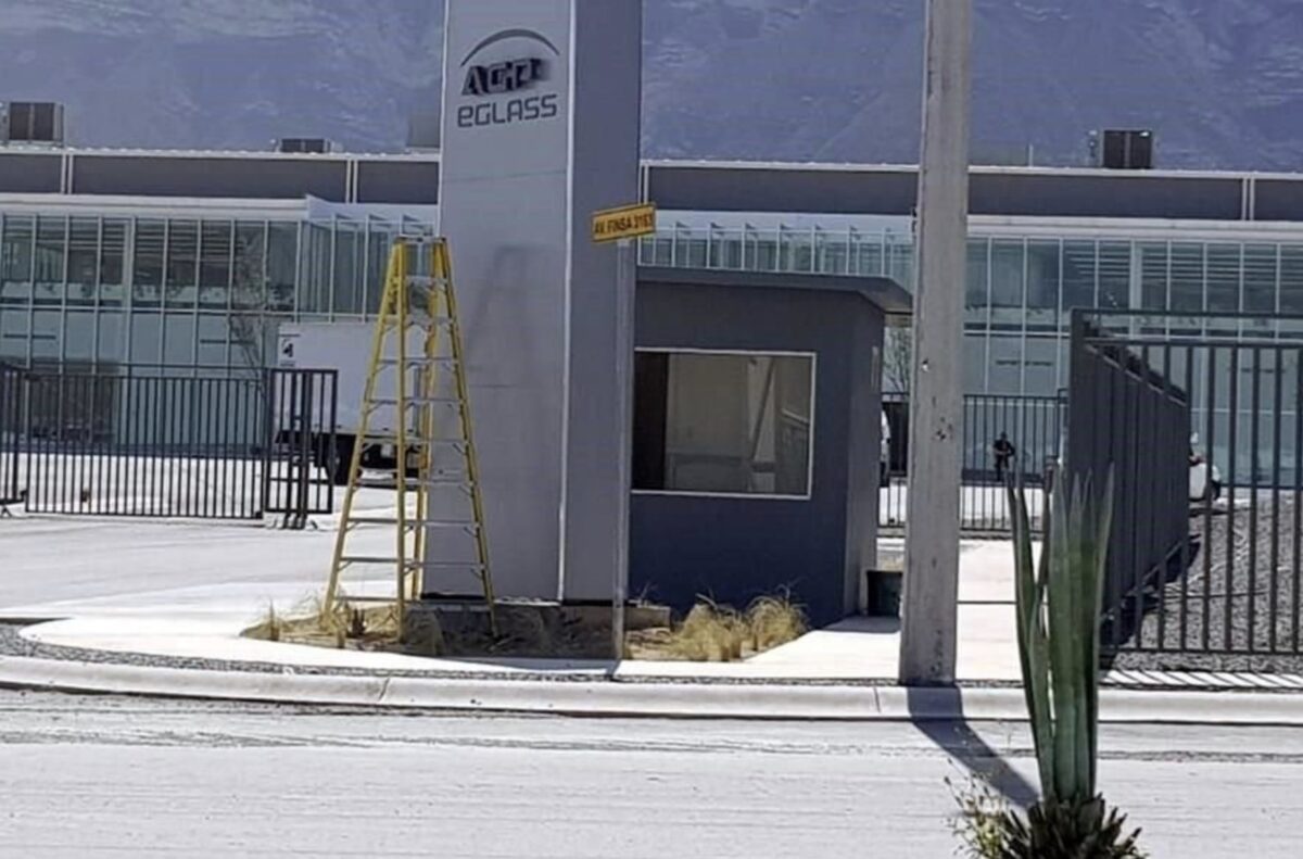 Reportan cierre definitivo de AGP Glass, proveedora de Tesla, en Nuevo León