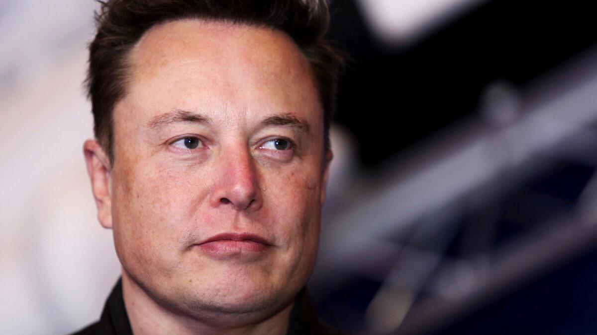 Elon Musk abre vacantes para DOGE