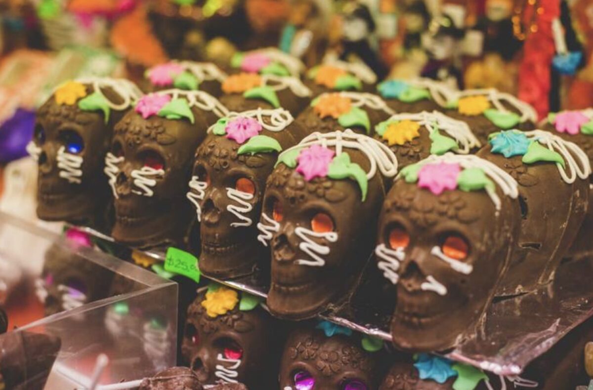 Venta de dulces por Halloween y Día de Muertos impulsa la economía en Monterrey