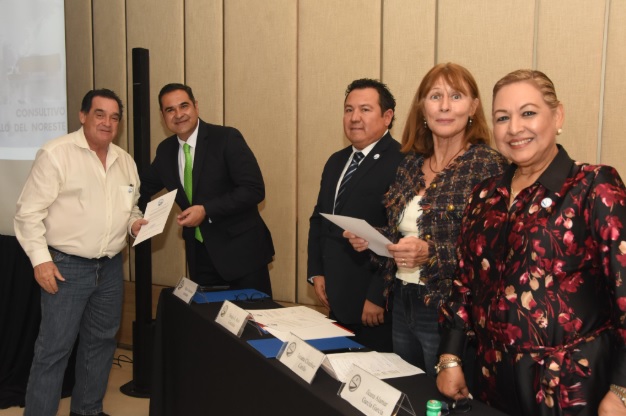 Tatiana Clouthier estuvo en la ceremonia de la Alianza Internacional para el Desarrollo del Noreste de México y Texas