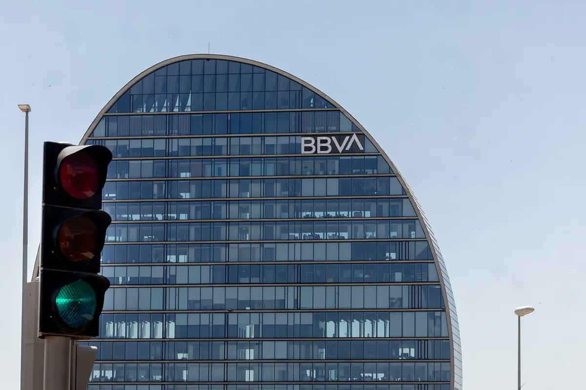 BBVA, con autorización para adquirir unidades de Sabadell en México: Detalles