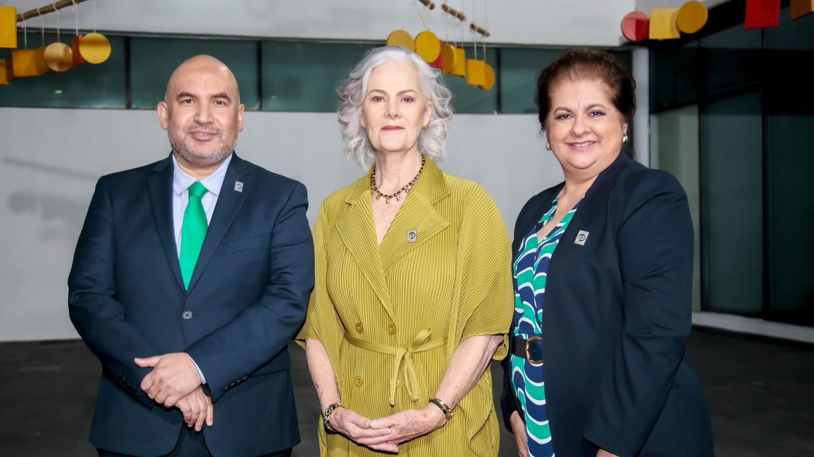 De izquierda a derecha: Felipe Reyes, presidente ALARP México/ Dora Fafutis, presidenta de ALARP internacional/ Ángeles Meraz, presidente saliente ALARP México