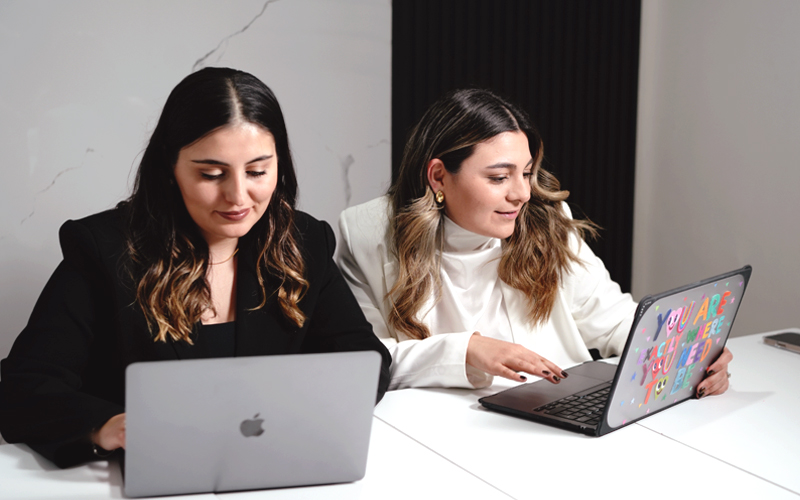 Melissa y Paola emprendieron juntas en GU Publicidad