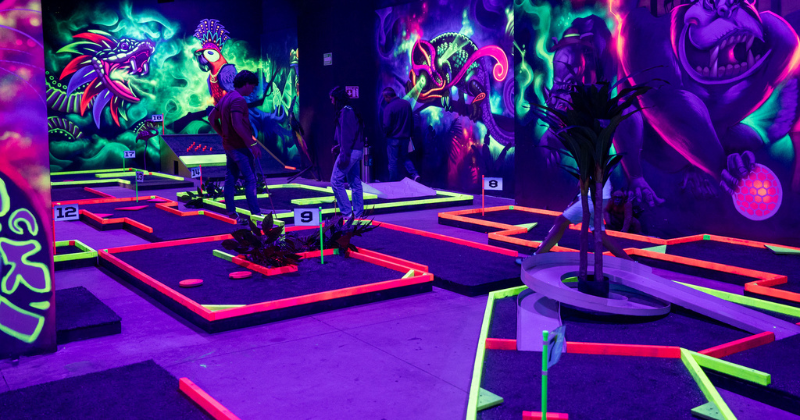 Mini Golf Black and Glow Guadalajara precio y horario