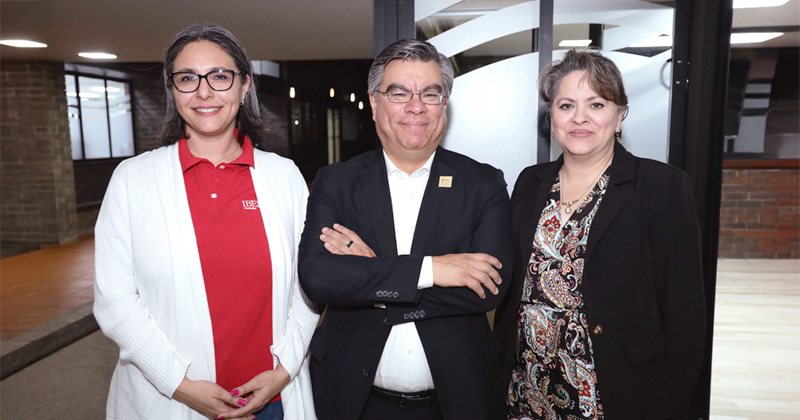 Nayeli Cárdenas, Juan Luis Hernández Avendaño y Mirna Bañuelos.