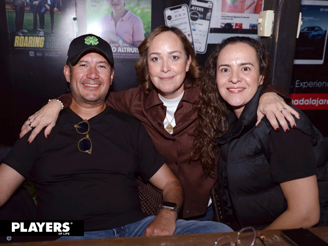 Juan José, Ramírez, Lorena Tinoco y Claudia Landaverde.