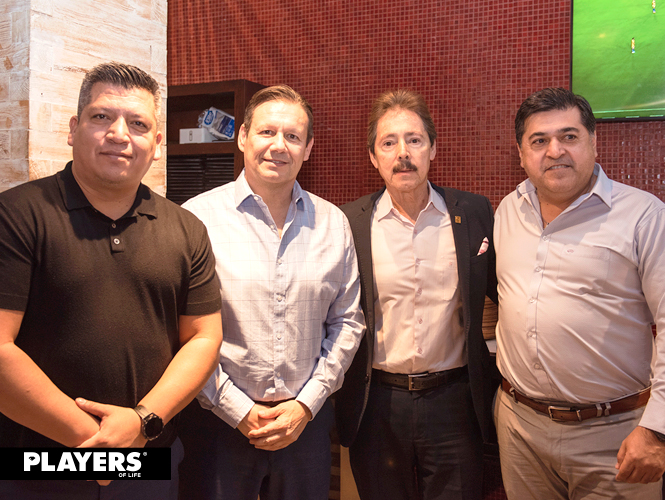 Víctor, Carlos, Luis y Édgar.