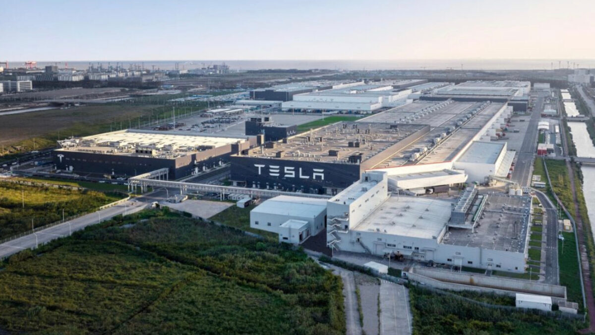 Tesla fortalece su red de proveedores en Nuevo León, afirma Emmanuel Loo