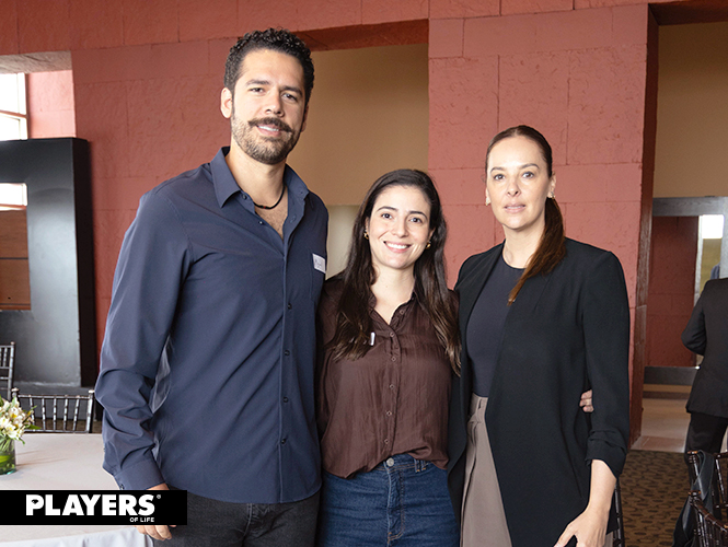 Miguel García de Alba, Fernanda Martínez y Gaby Lowry