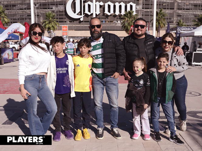 Adriana, Carlos, Beto, Azucena, Patricio, Sebastián, Sofía y Diego.