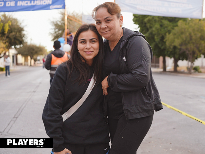 Andrea Bustamante y Rosi Camacho.