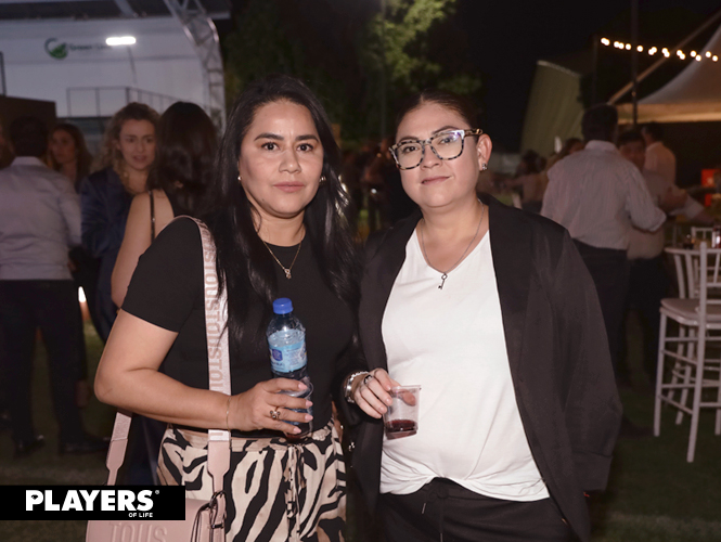 Brenda Espinoza y Paola Valenzuela.