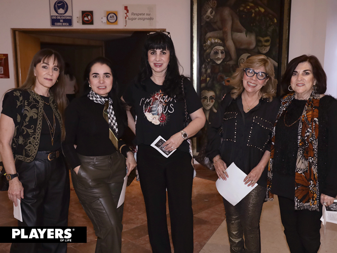 Mónica, Mónica, Gaby, Yvonne y Gabriela.