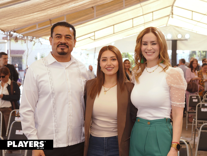 Raúl Fabián, Karla Centeno y Tori Salinas.
