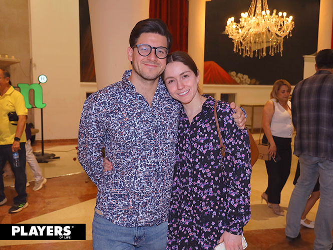 Alejandra Urista y Regina de la Peña.