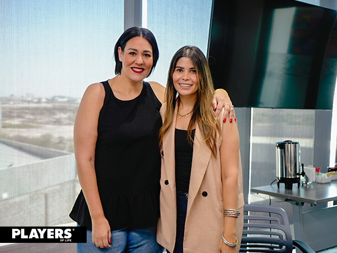 Pili Macías y Priscilla Mourey.