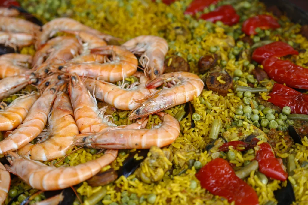 Disfrutaron paella para maridar con los vinos