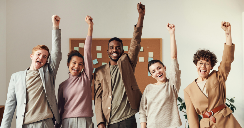 Descubre cifras, motivaciones y retos del emprendimiento en México. Datos 2024 sobre rentabilidad, canales digitales y áreas clave de mejora.