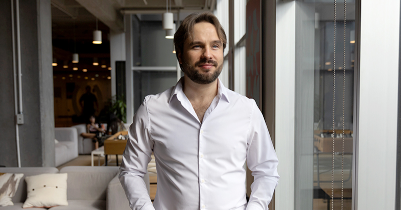 Carlos Garza lidera la transformación digital de negocios