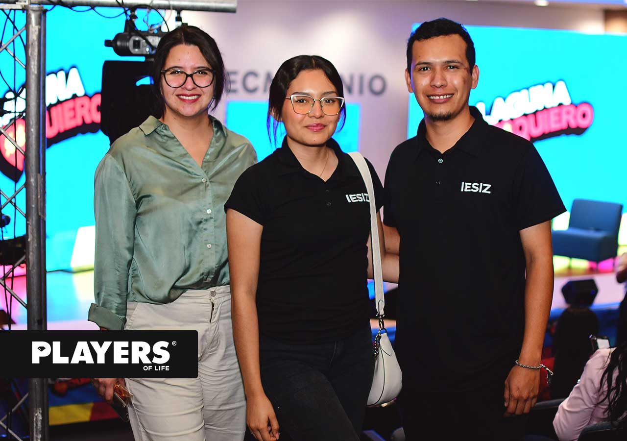 Nidia Soto, Dafne Carrillo y Jorge Espino.