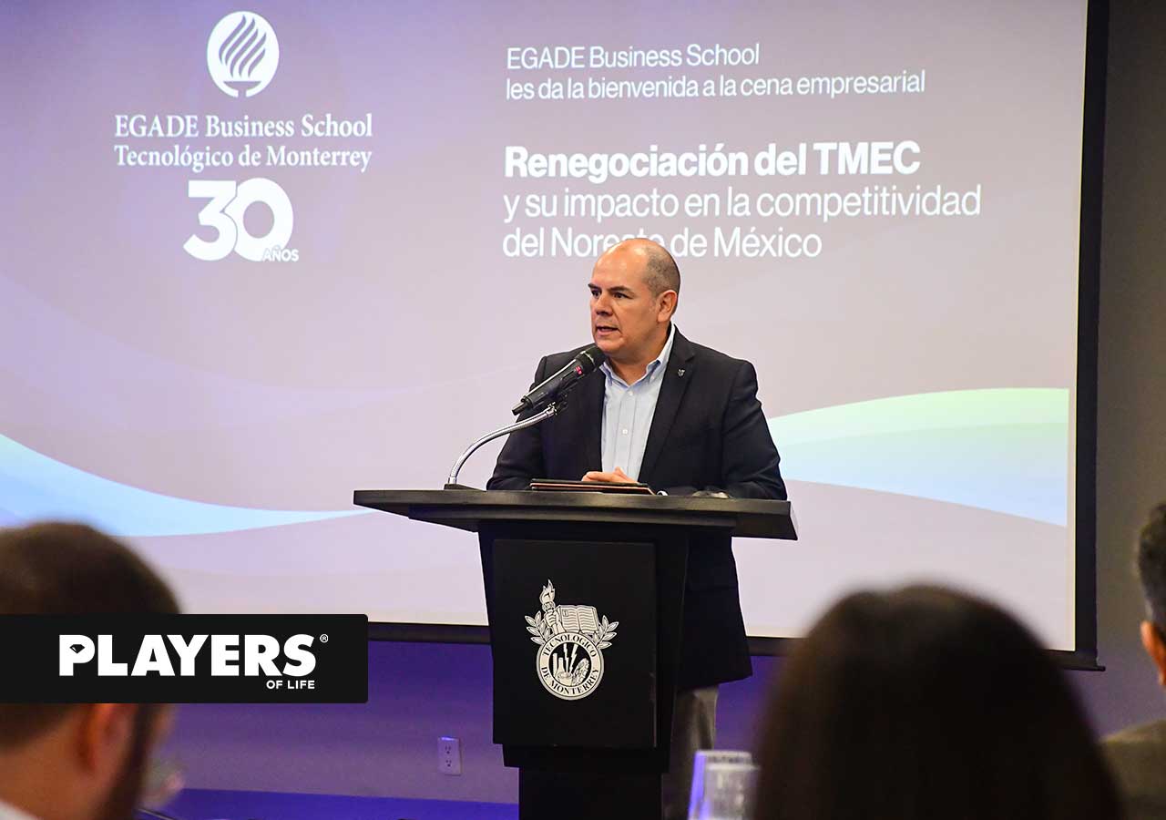 Agustín Hernández.