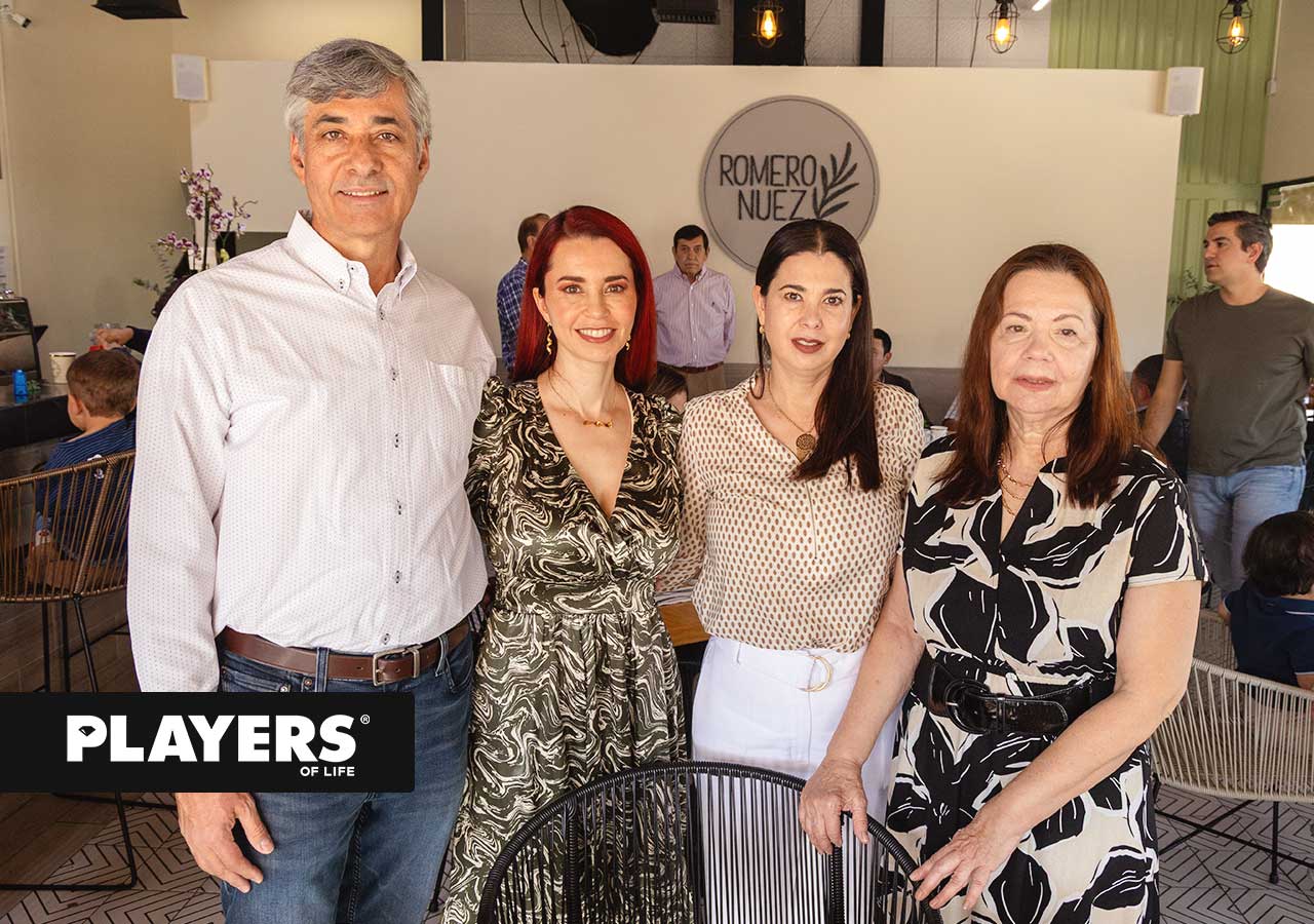 Antonio Baca, Helena Ibarra, Moyel Ibarra y Elena Guzmán.