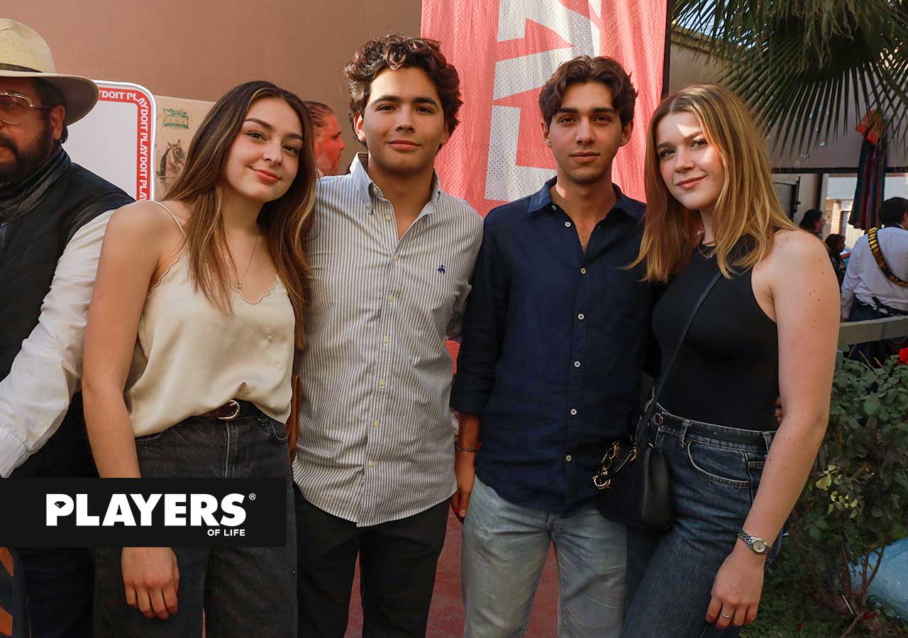 Valeria, José Alberto, Santiago y Regina.