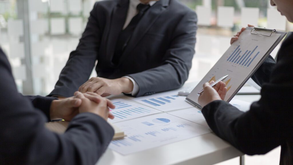 La adopción de la Inteligencia Artificial está correlacionada con incrementos en productividad.