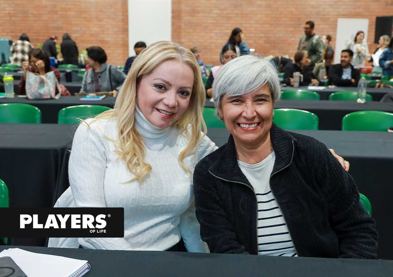 Nancy Cháirez y Clementina Aguilera.