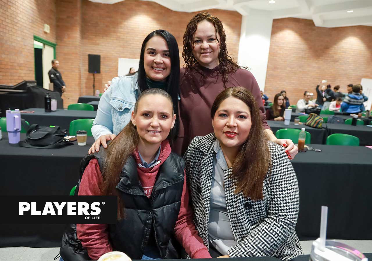 Norma Vega, Ivonne Hernández, Bertha Alicia y Karen Román.