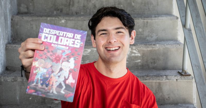 El ilustrador de Saltillo Alex Carrillo debuta como autor con Despertar de colores, un libro interactivo publicado por Penguin Random House