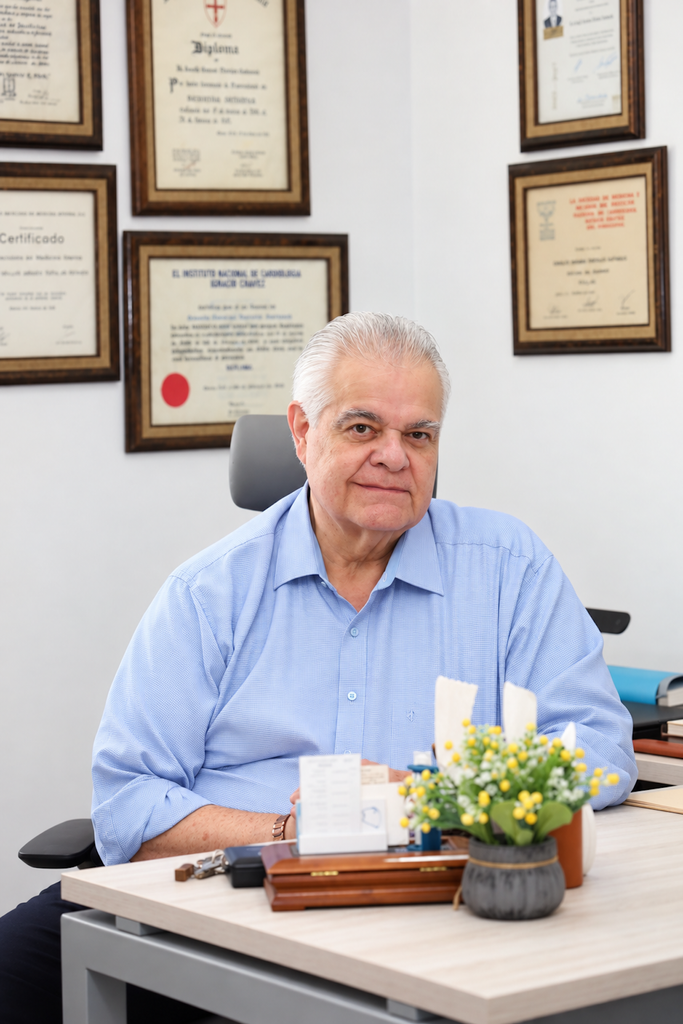"Creo que esa es la esencia del médico, cuestionarse": Doctor Arnulfo Portales