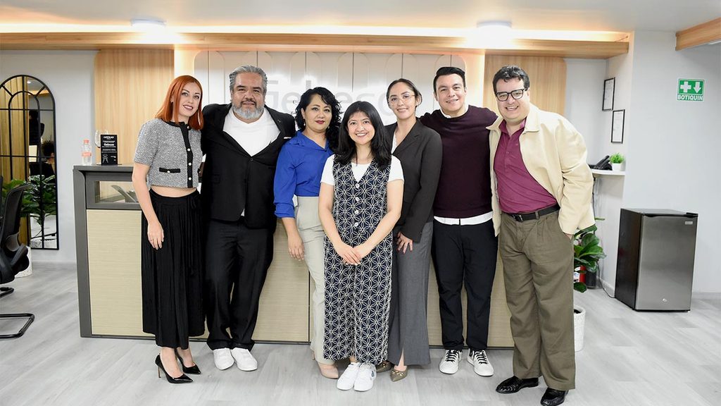 Mariana Ruelas, Rogelio Lares, Lili Alarcón, Michelle Pérez, Sandra Roldán, Jorge Pamenes y Gilberto García
